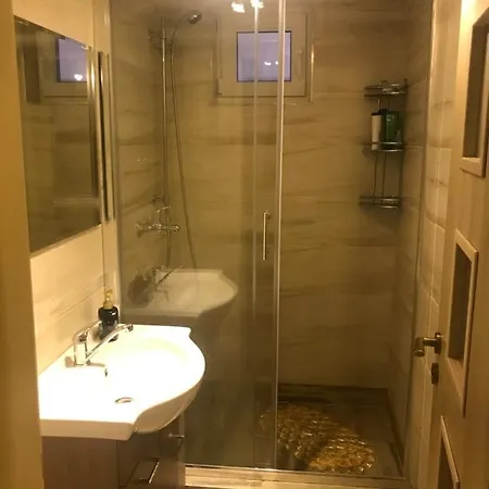 Housing Hella * Нова-Лесна